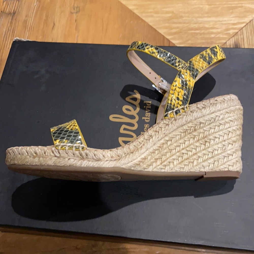 NEW Charles David Espadrille Wedge Sandal - Picture 5 of 8